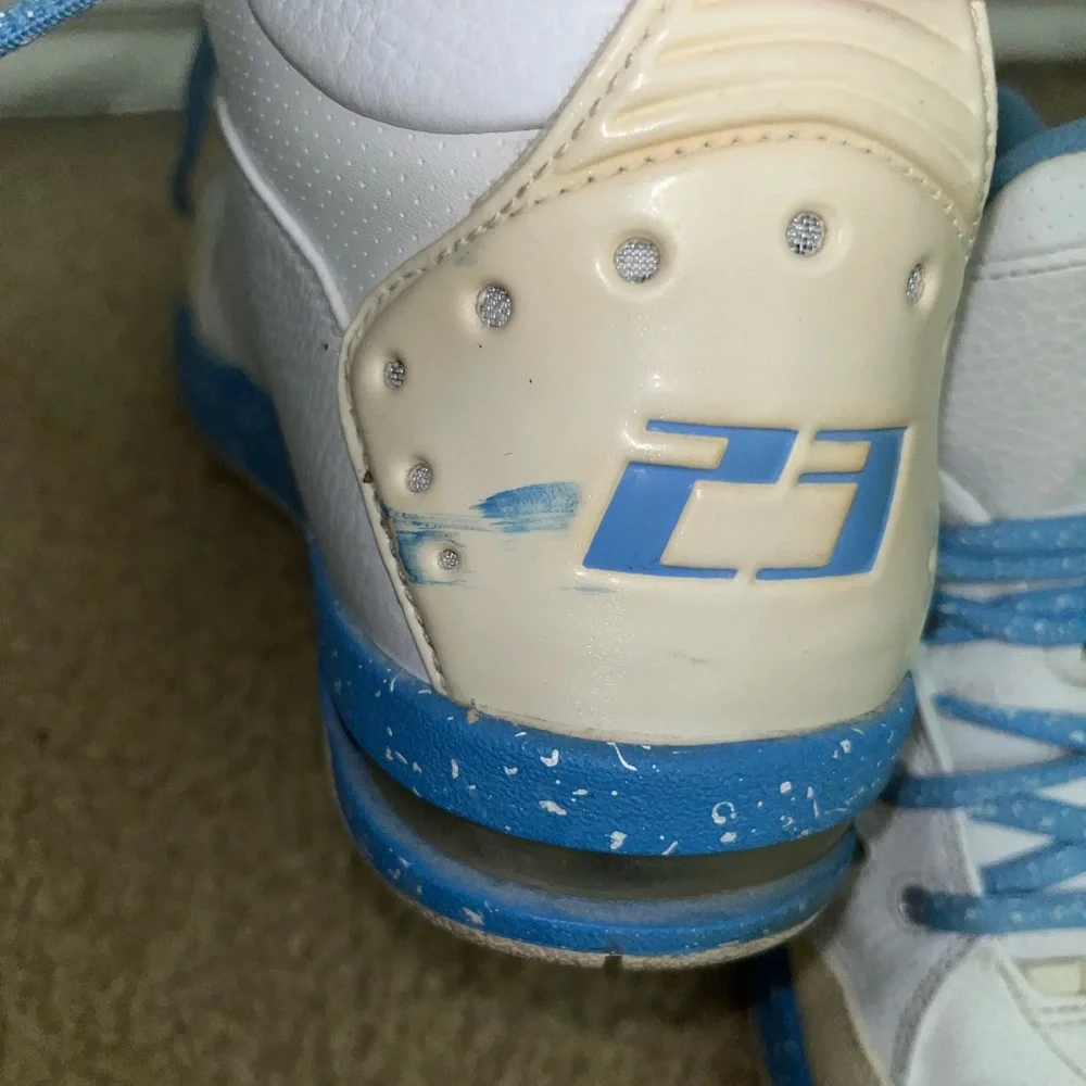 2010 Jordan 1 Fund 5/8th White and univeristy Blue